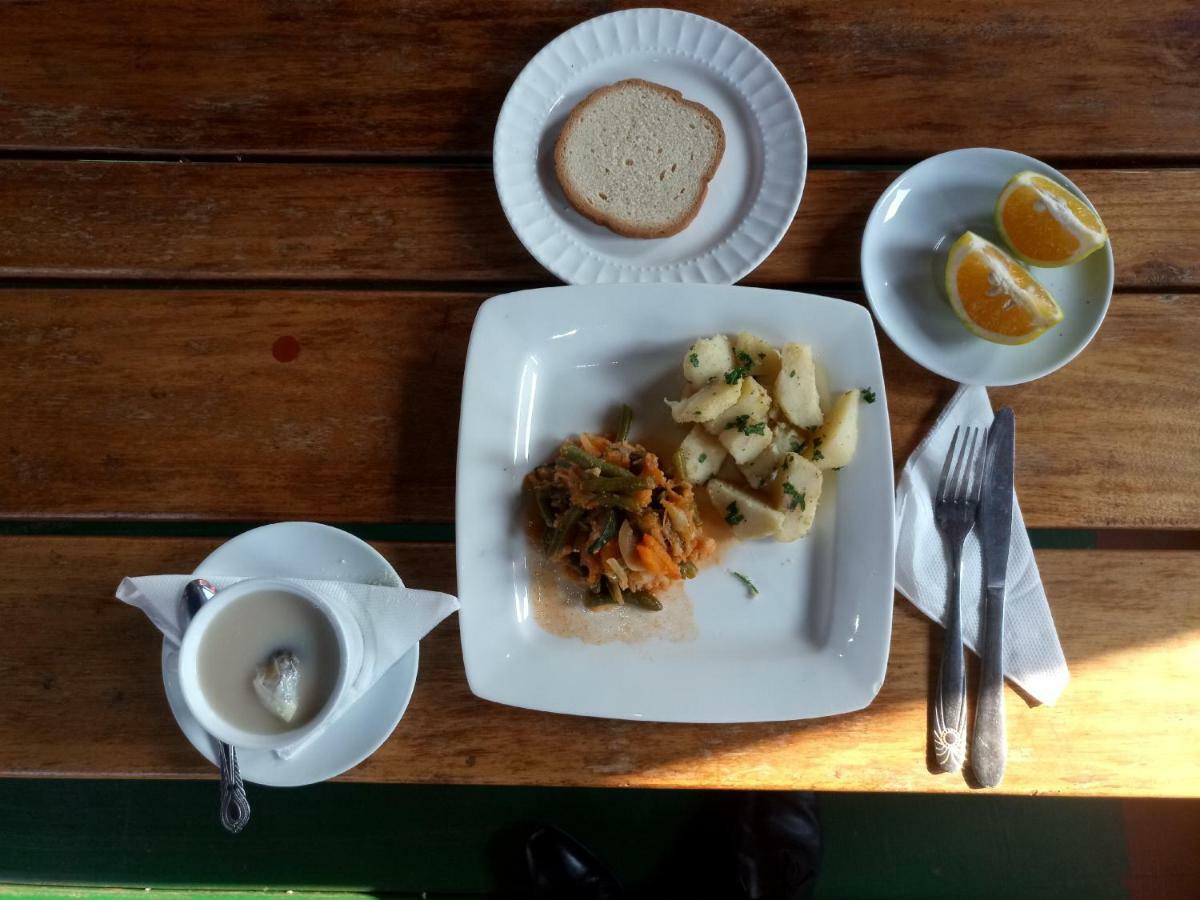 Saint Blaise Hotel Gatumba Bagian luar foto
