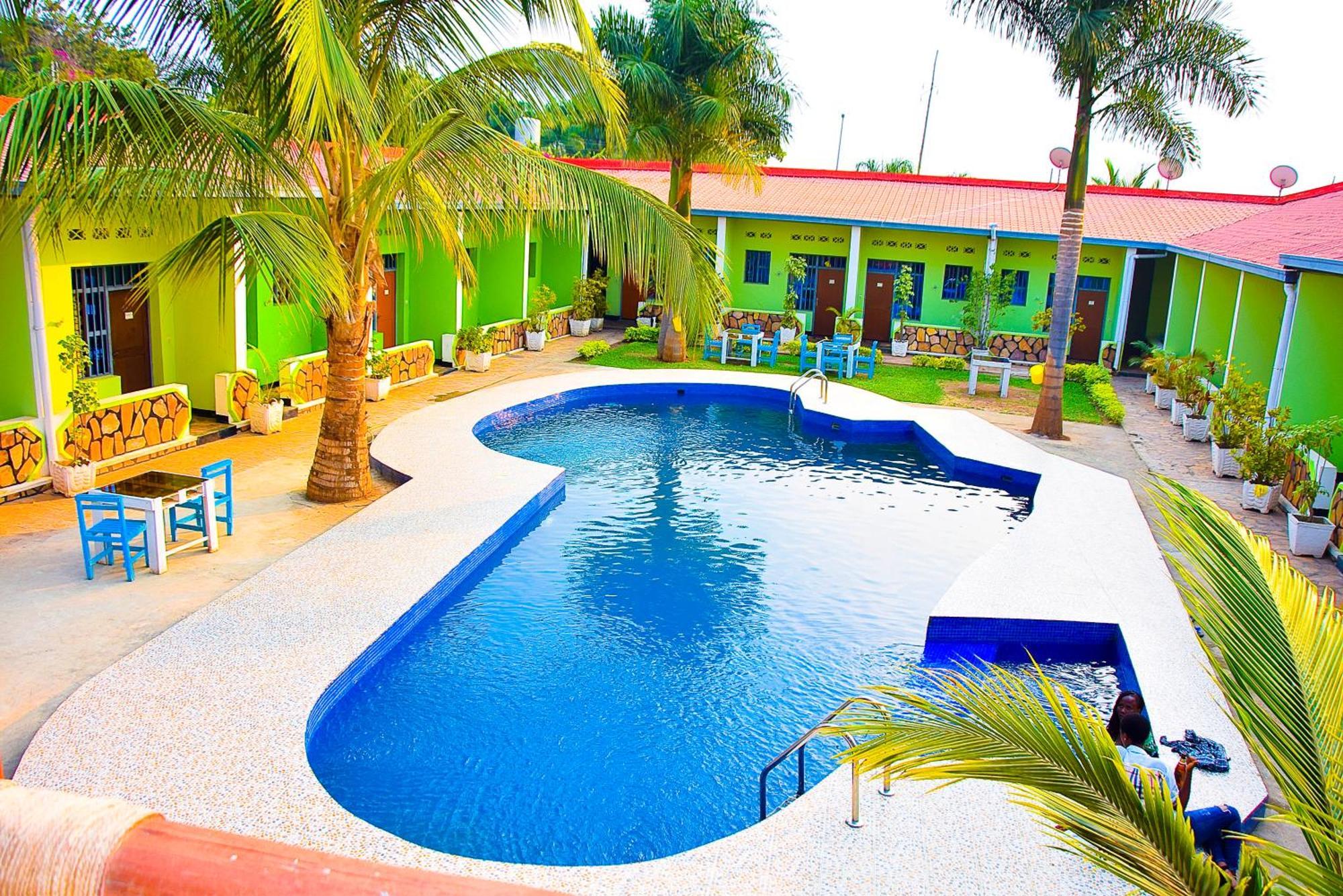 Saint Blaise Hotel Gatumba Bagian luar foto
